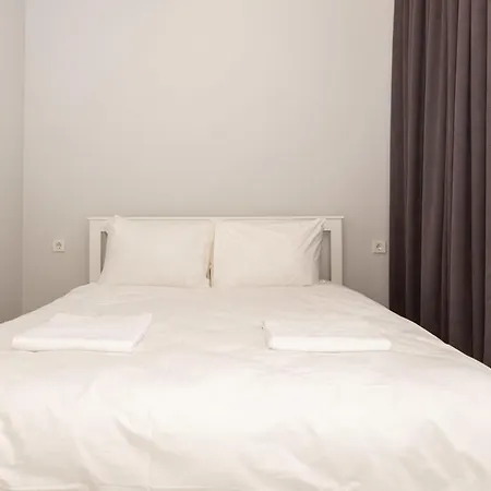 Apartment Mdern And Spacious A