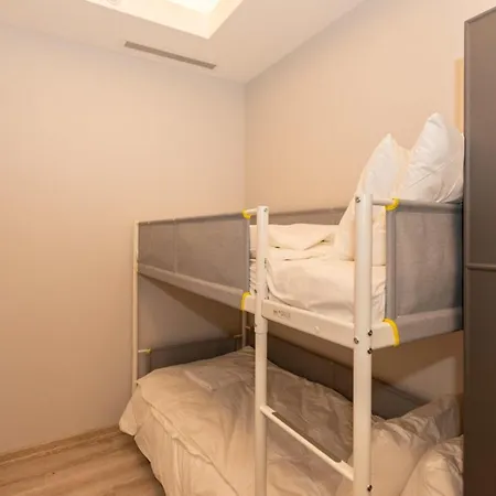 Mdern And Spacious A