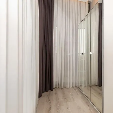 Apartment Mdern And Spacious A